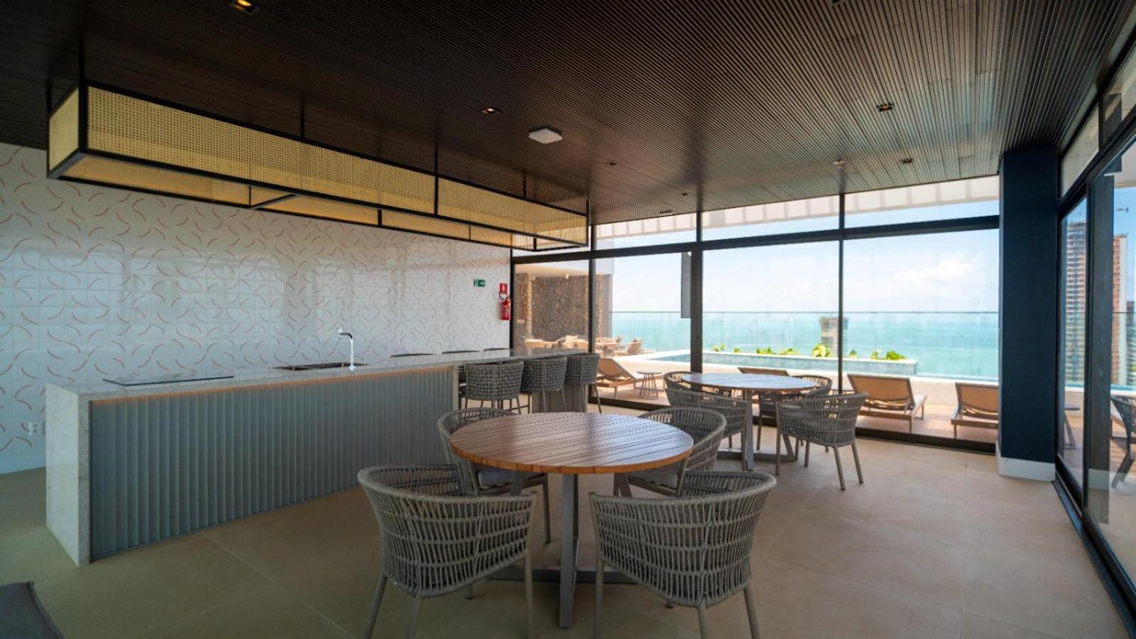 Elegante No Meireles A Poucos Passos Do Mar *